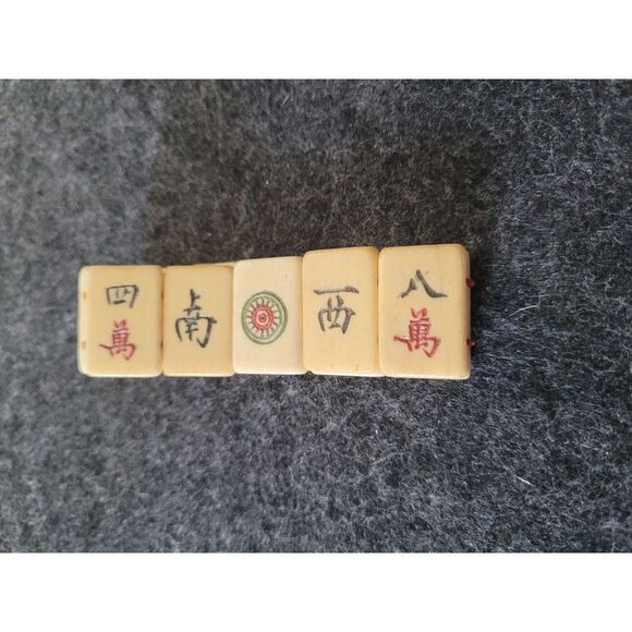 Vintage Bakelite Asian Symbolism Mahjong Tile Bracelet, in good condition - Picture 2 of 4